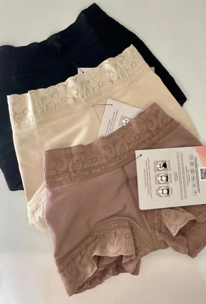 SHORT LEVANTA COLA